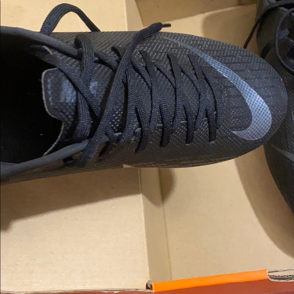 Cleats - Picture 3 of 4